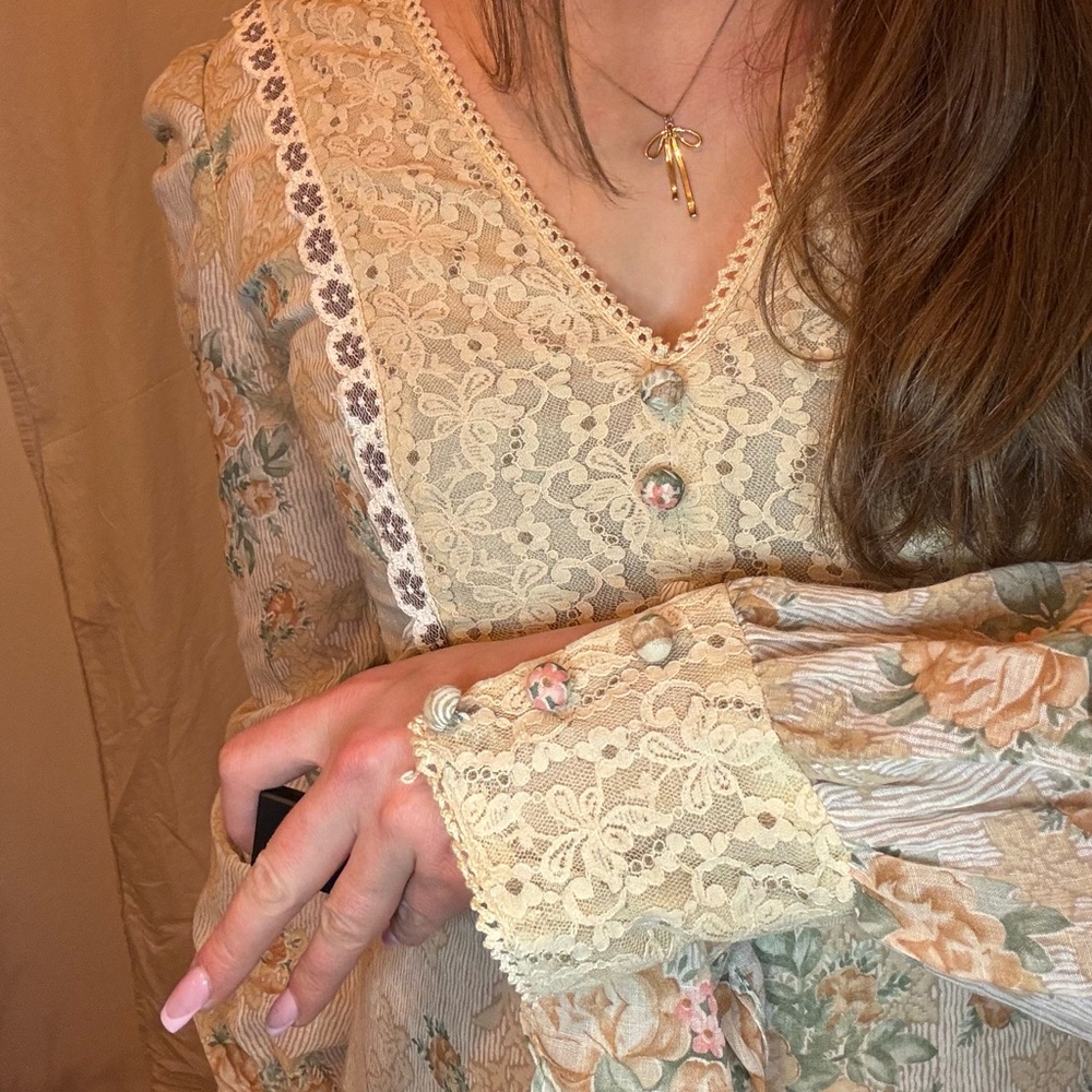 1960s Custom Prairie Wedding Dress- Rare, one of a kind - Picture 10 of 11